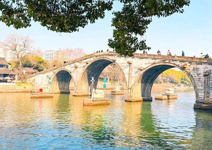 Hangzhou Day Tour: A Healthy Journey into Traditional Chinese Medicine